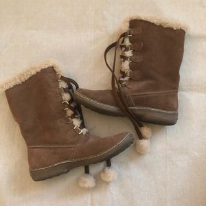 Warm fuzzy boots